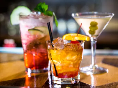 אלכוהול לאירועים ולהזמנה אונליין עד הבית - סקירת שוק המשקאות החריפים בישראל