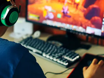 מוצרי פורטנייט - סקירת מרצ'נדייז של Fortnite, המשחק שכבש את העולם המקוון